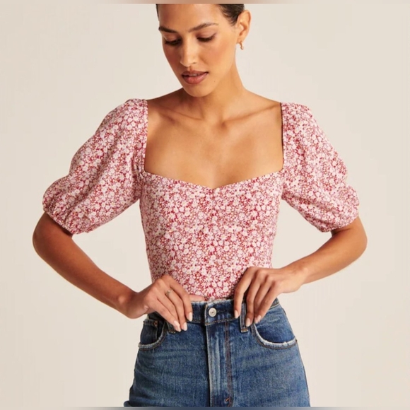 Abercrombie & Fitch Tops - NWT ABERCROMBIE AND FITCH Puff Sleeve Sweetheart Top Red & Daisy pattern XL-NWT